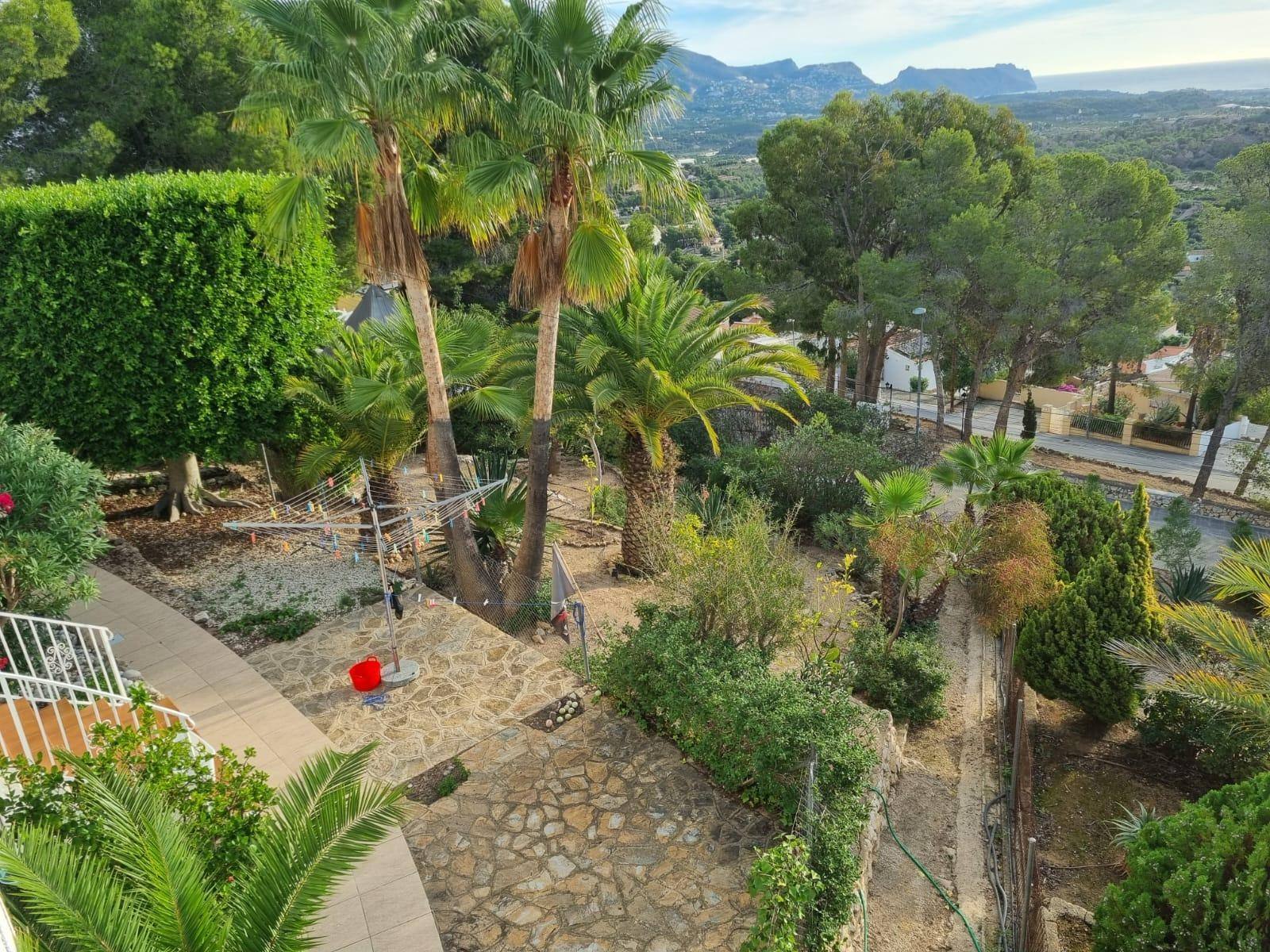Villa con vistas panorámicas al mar en La Nucia.