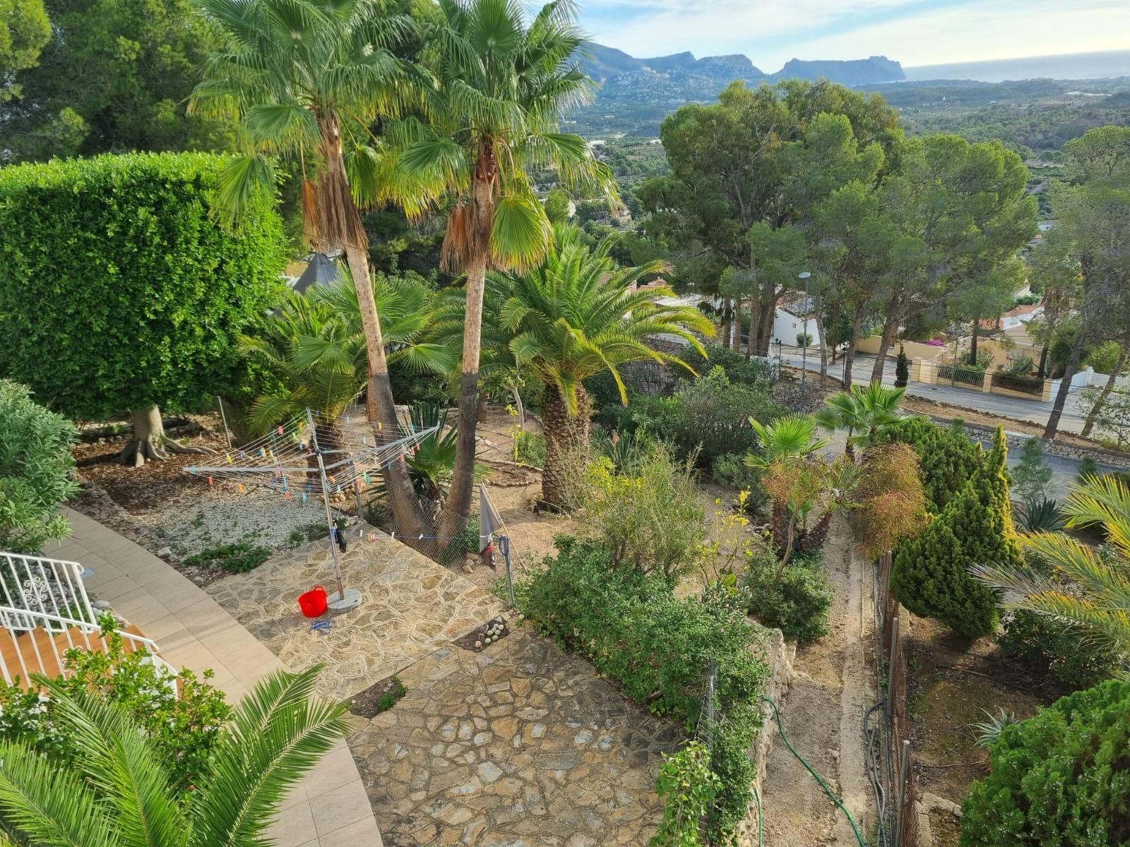 Villa con vistas panorámicas al mar en La Nucia.