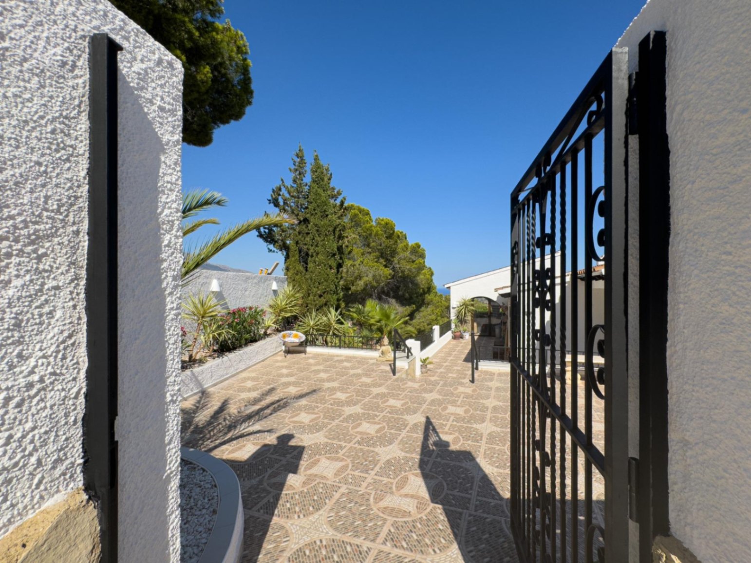 Villa con vistas panorámicas al mar en La Nucia.