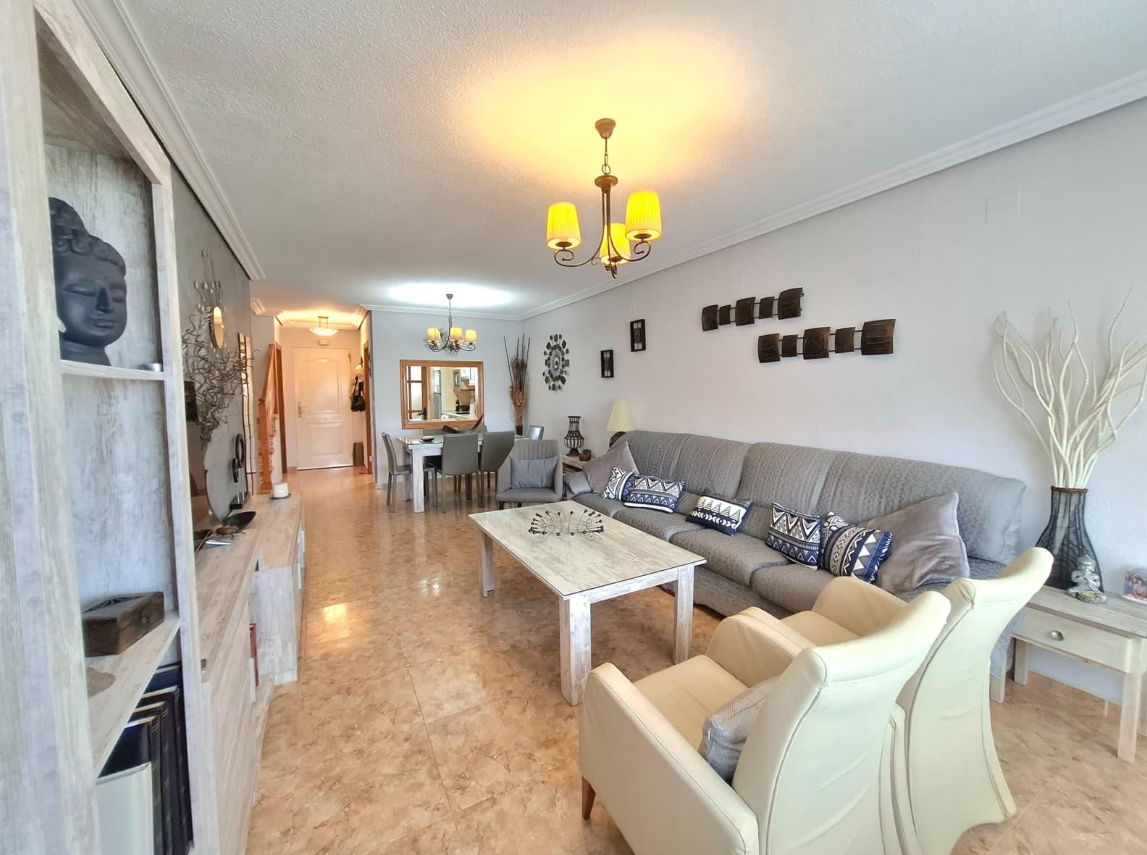 Villa para dos familias, situada en una de las zonas residenciales más cotizadas de La Nusia