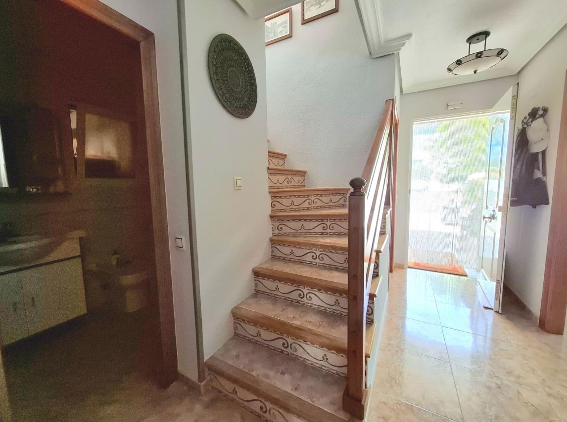 Villa para dos familias, situada en una de las zonas residenciales más cotizadas de La Nusia