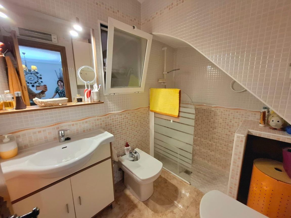 Villa para dos familias, situada en una de las zonas residenciales más cotizadas de La Nusia