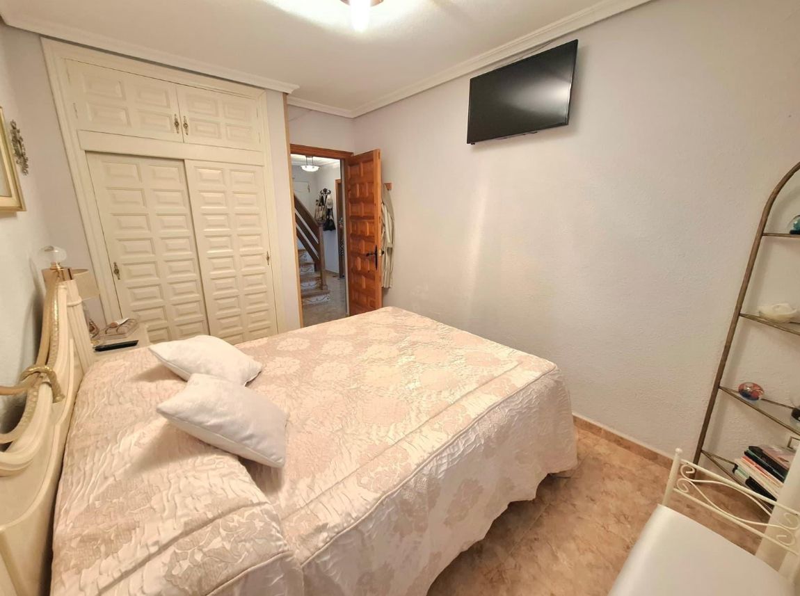 Villa para dos familias, situada en una de las zonas residenciales más cotizadas de La Nusia