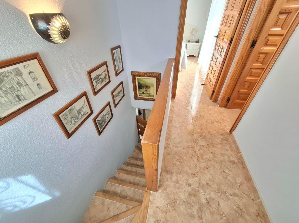 Villa para dos familias, situada en una de las zonas residenciales más cotizadas de La Nusia