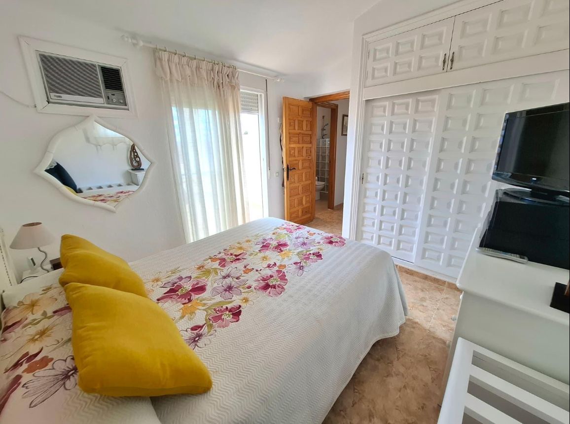 Villa para dos familias, situada en una de las zonas residenciales más cotizadas de La Nusia