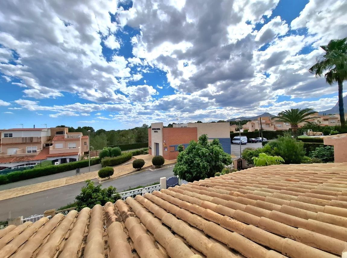Villa para dos familias, situada en una de las zonas residenciales más cotizadas de La Nusia