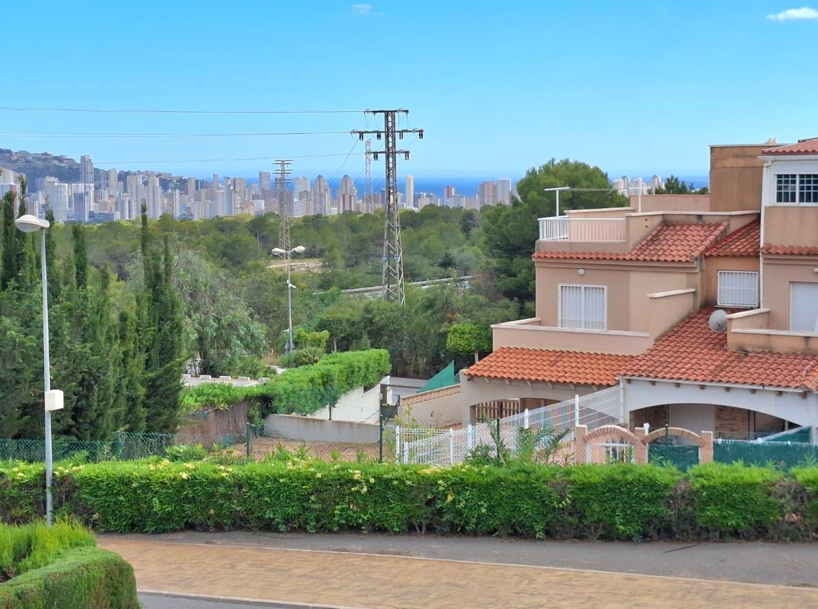 Villa para dos familias, situada en una de las zonas residenciales más cotizadas de La Nusia