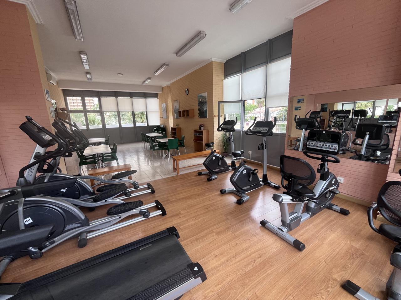 Piso dúplex exclusivo en venta en Benidorm con amplia terraza.