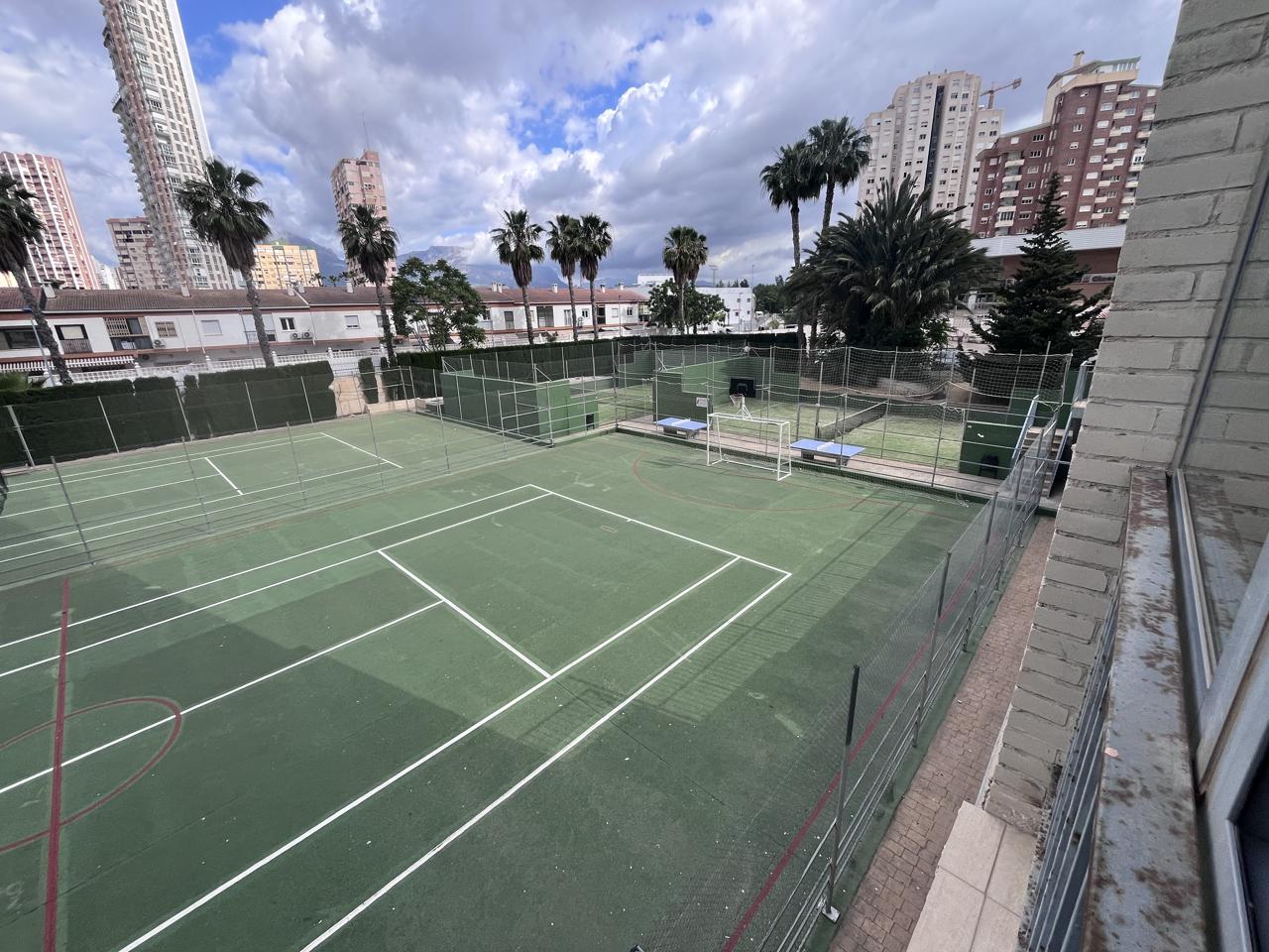 Piso dúplex exclusivo en venta en Benidorm con amplia terraza.