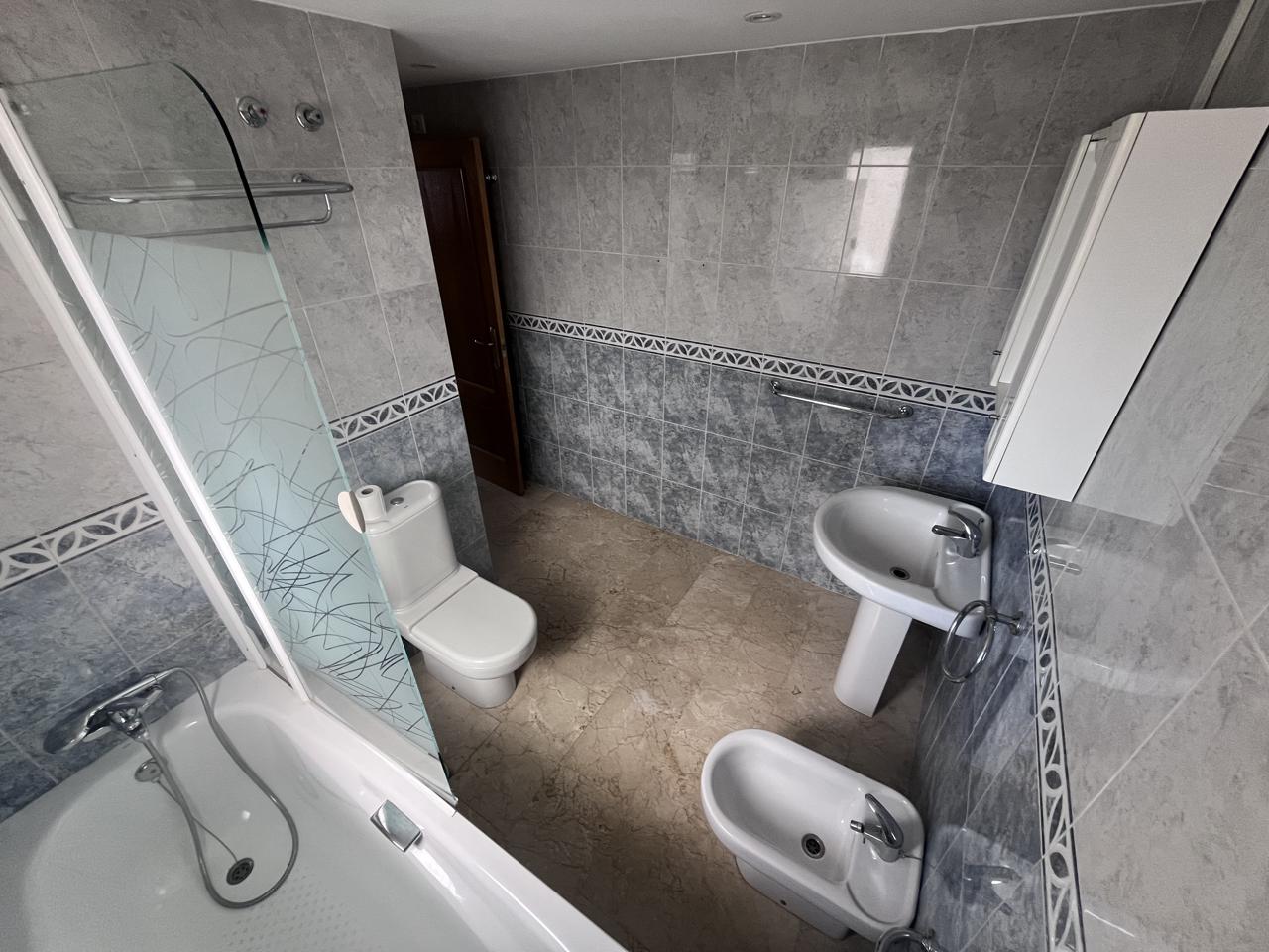 Piso dúplex exclusivo en venta en Benidorm con amplia terraza.