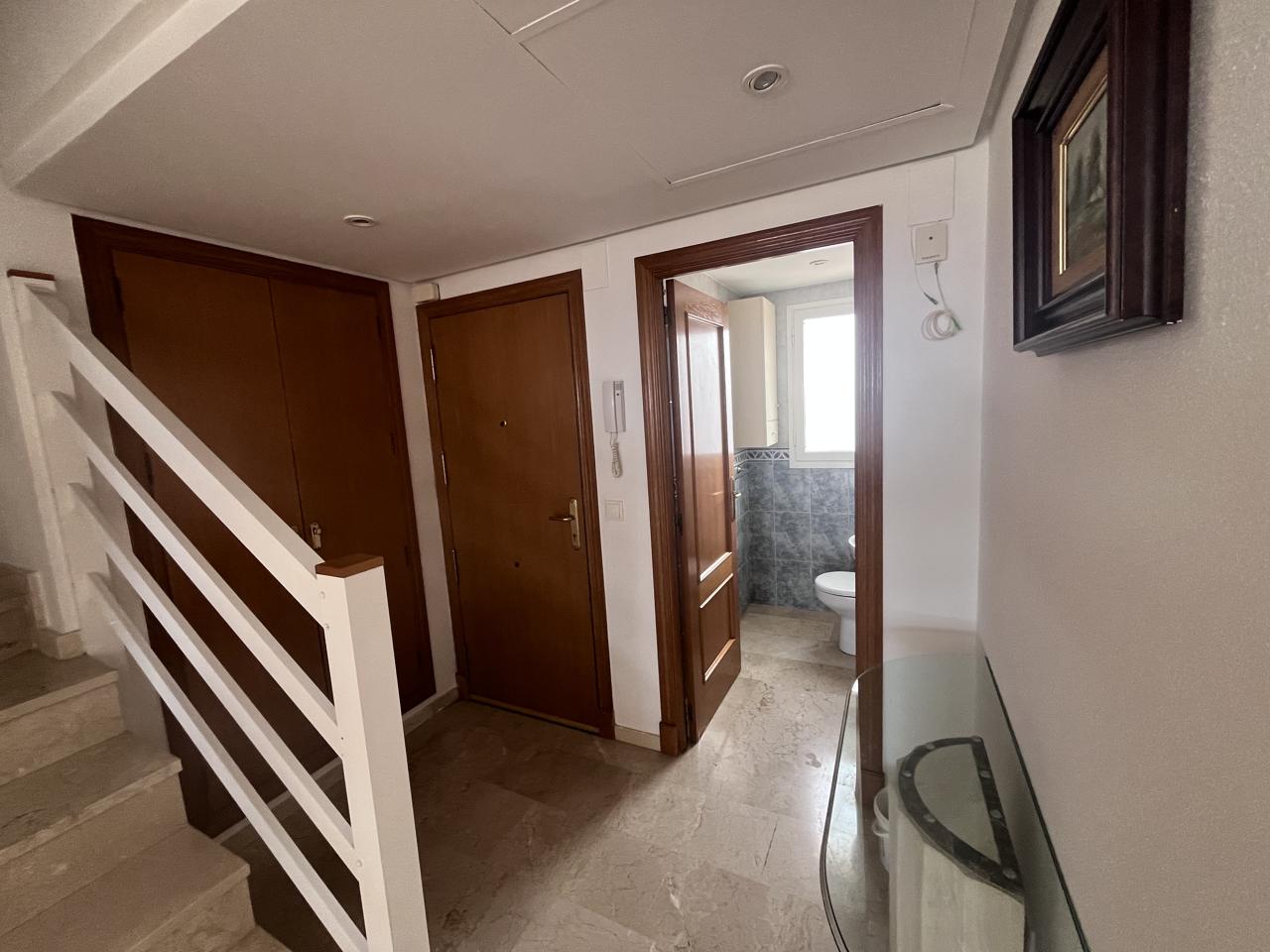 Piso dúplex exclusivo en venta en Benidorm con amplia terraza.