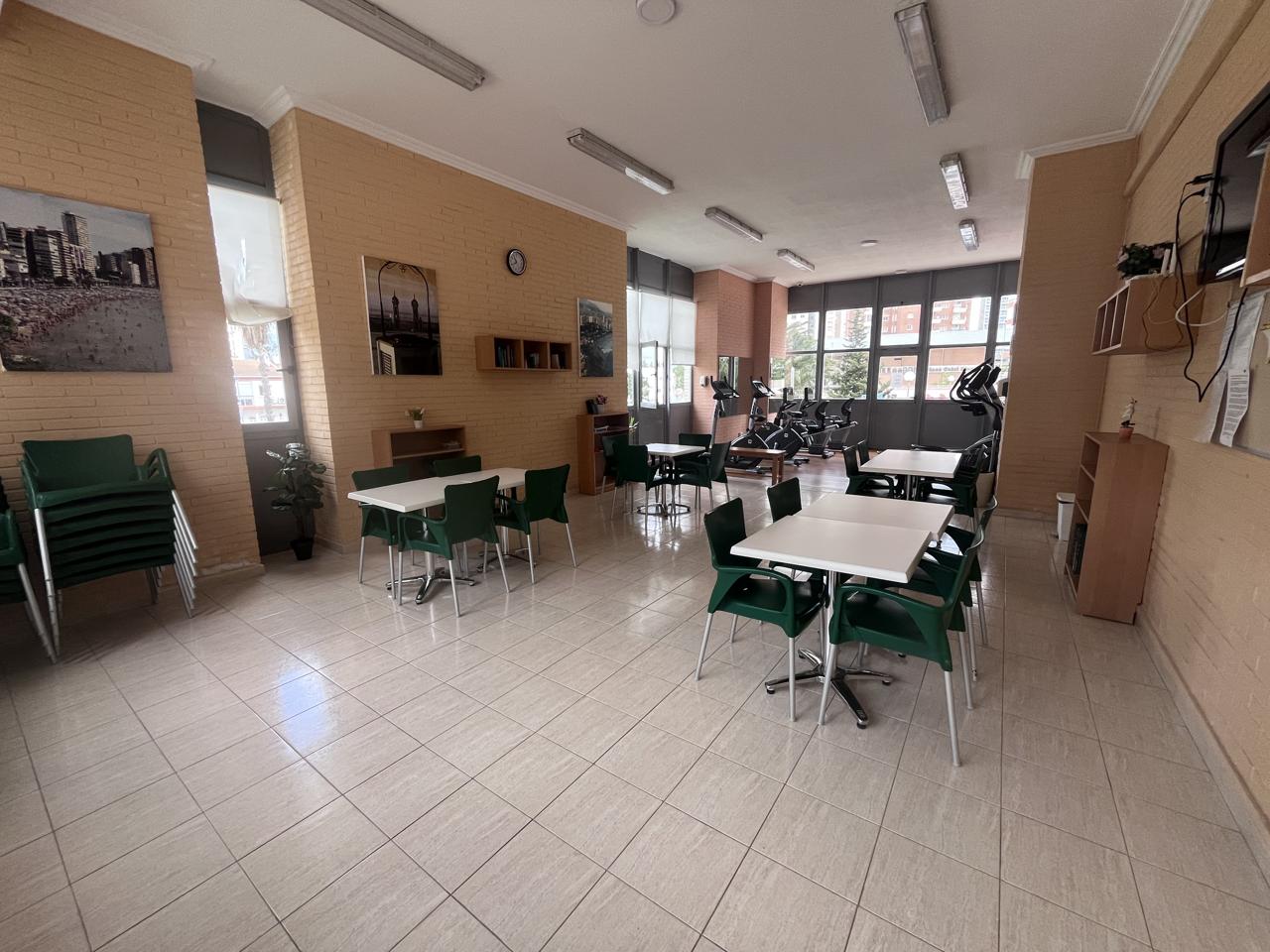 Piso dúplex exclusivo en venta en Benidorm con amplia terraza.