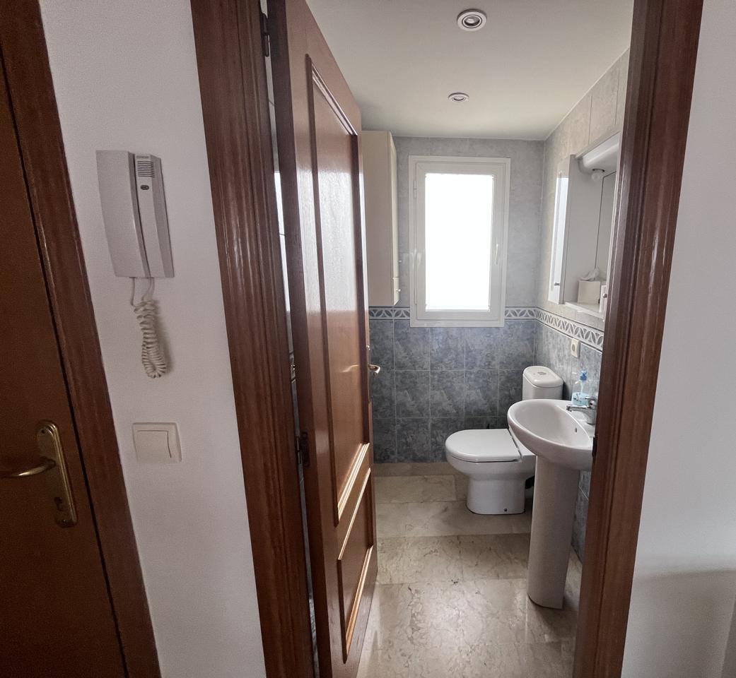 Piso dúplex exclusivo en venta en Benidorm con amplia terraza.