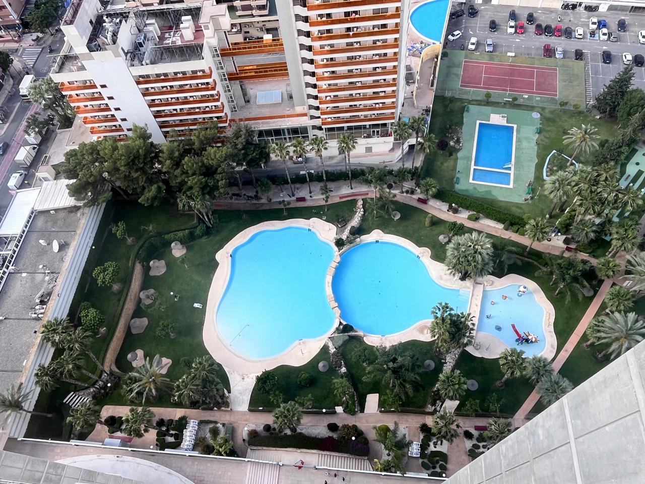 Piso dúplex exclusivo en venta en Benidorm con amplia terraza.