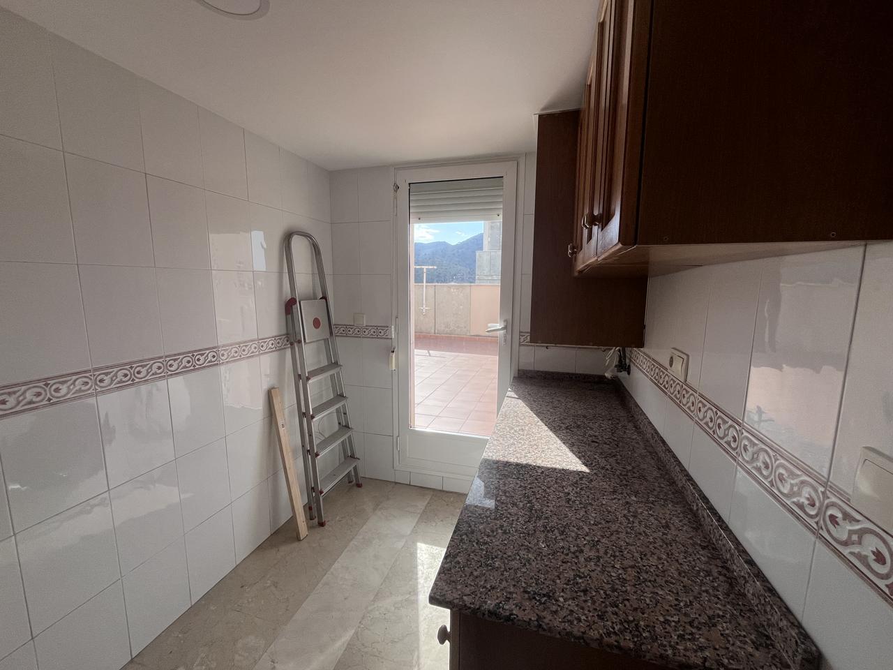 Piso dúplex exclusivo en venta en Benidorm con amplia terraza.