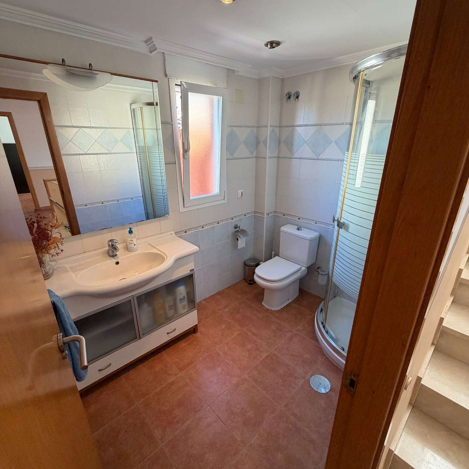 Villa de 4 dormitorios, sótano, piscina y muy cerca de todos los servicios en Calpe, Costa Blanca