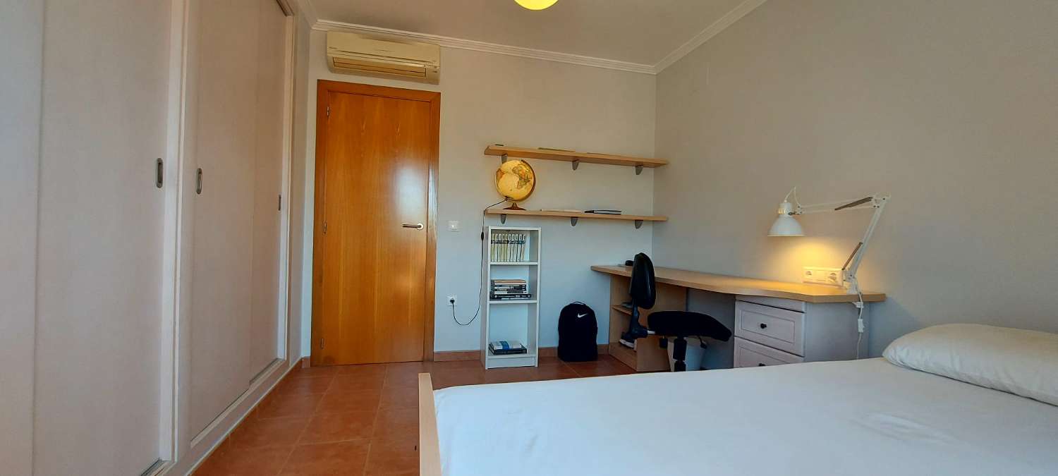 Villa de 4 dormitorios, sótano, piscina y muy cerca de todos los servicios en Calpe, Costa Blanca