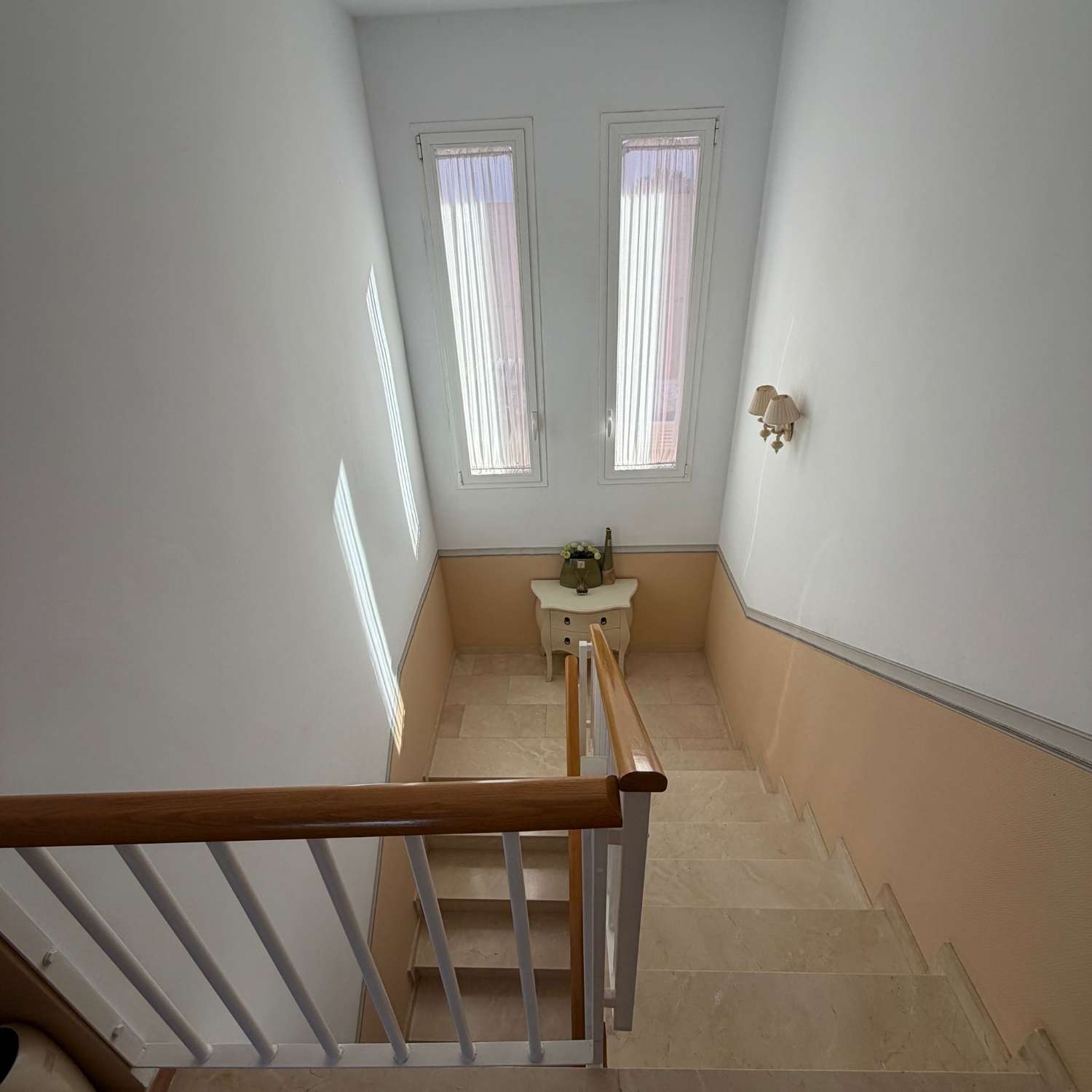 Villa de 4 dormitorios, sótano, piscina y muy cerca de todos los servicios en Calpe, Costa Blanca