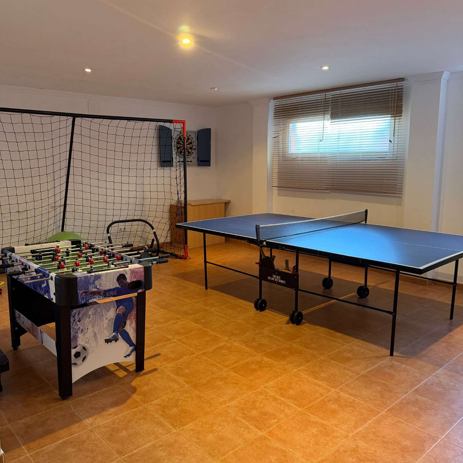 Villa de 4 dormitorios, sótano, piscina y muy cerca de todos los servicios en Calpe, Costa Blanca