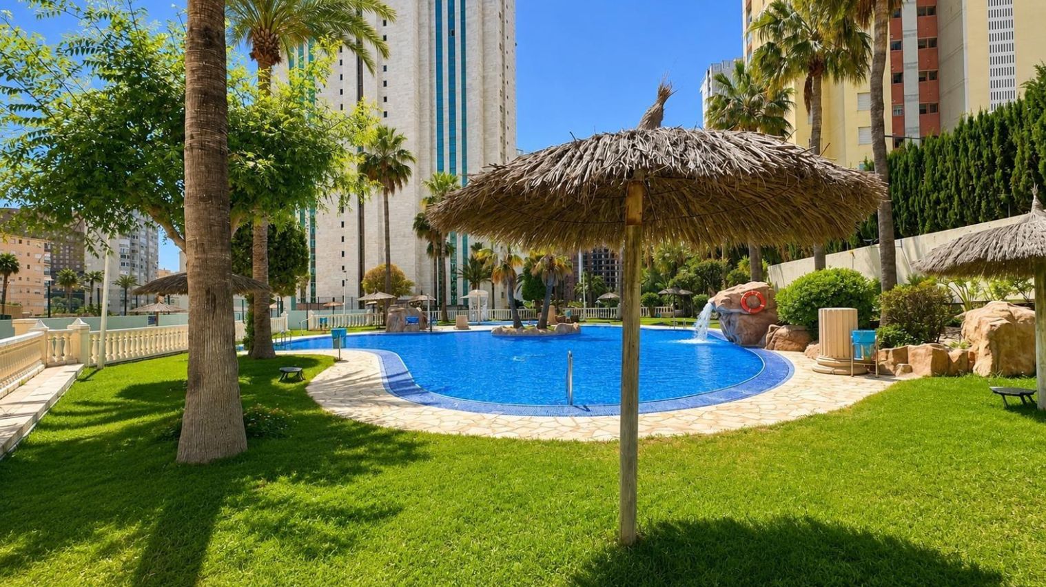 Apartamento en el piso 23 de un prestigioso complejo en la popular zona de La Cala en Villajoios