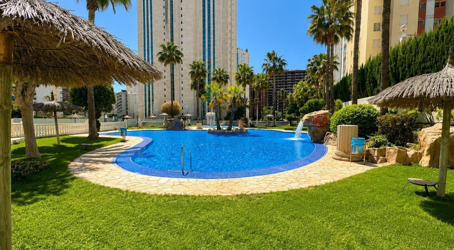 Apartamento en el piso 23 de un prestigioso complejo en la popular zona de La Cala en Villajoios