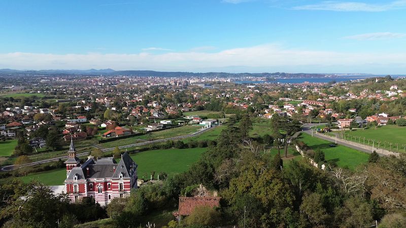 Villa med imponerende havutsikt og utsikt over hele Gijón