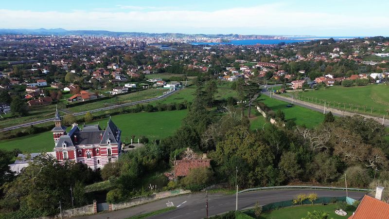 Villa med imponerende havutsikt og utsikt over hele Gijón