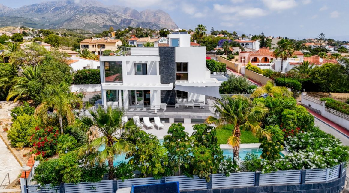 Moderne villa i utkanten av La Nusia