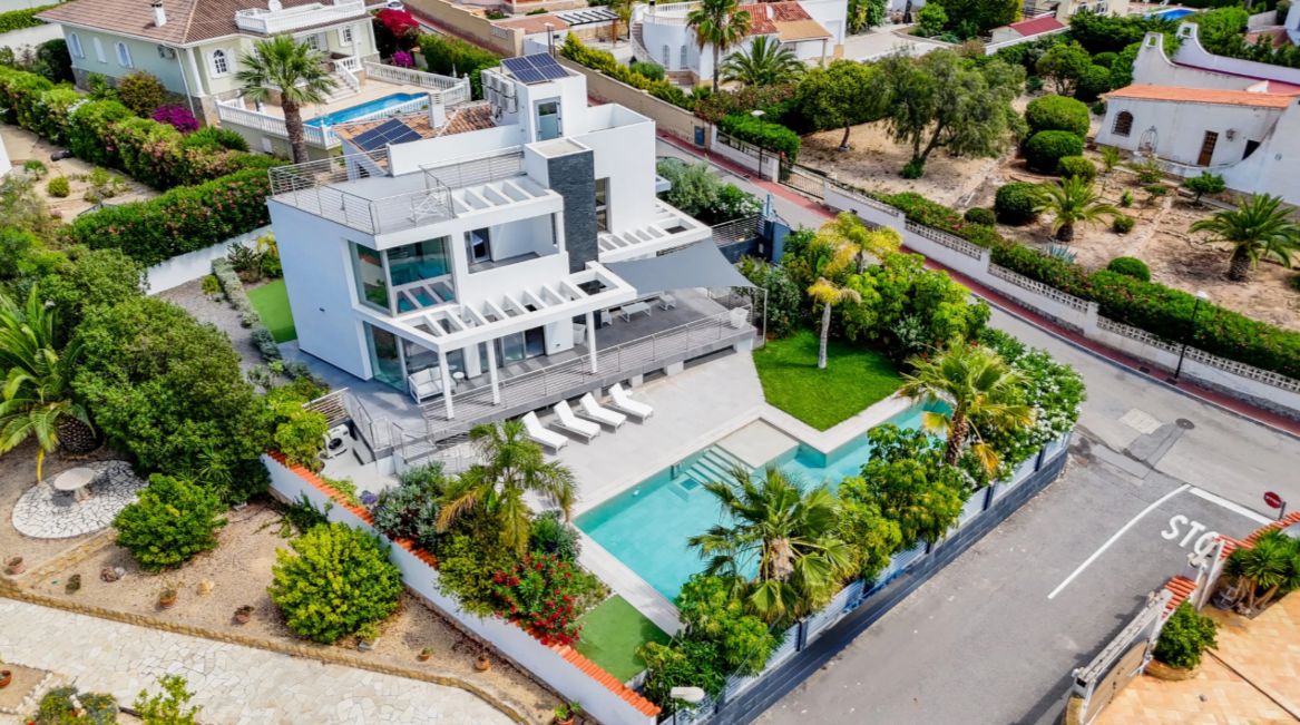 Moderne villa i utkanten av La Nusia