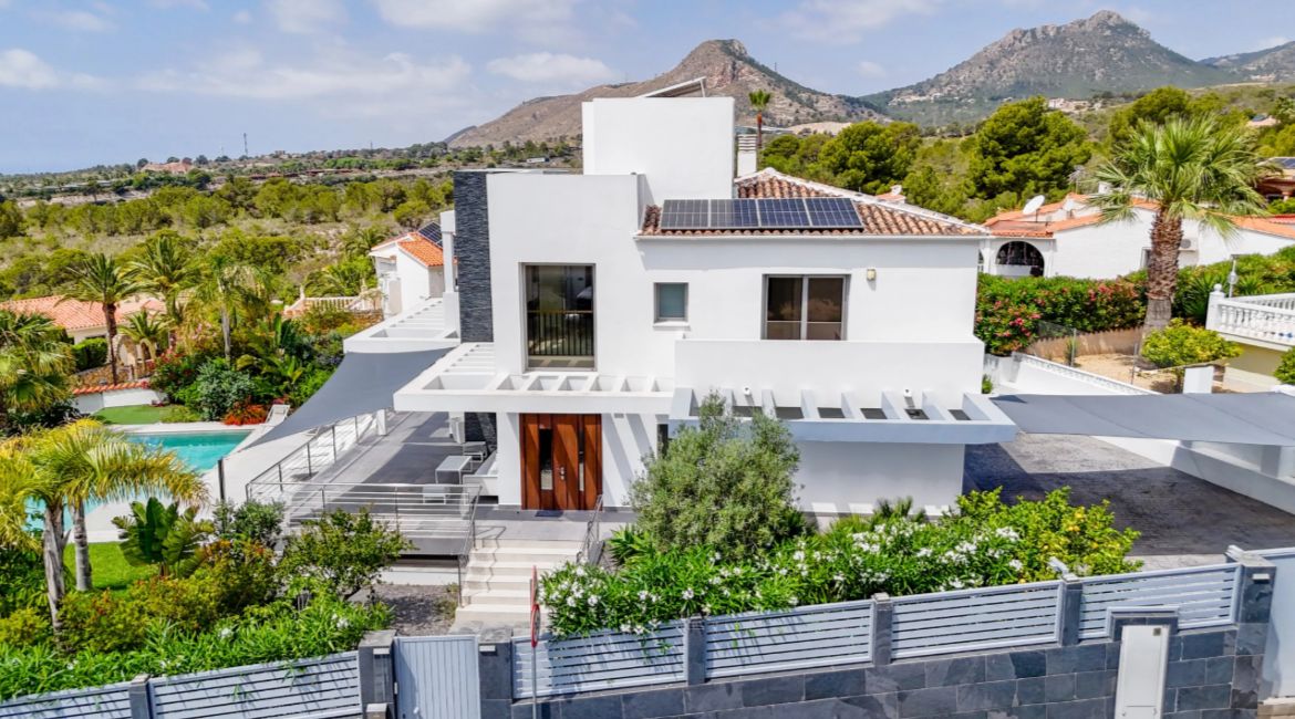 Moderne villa i utkanten av La Nusia