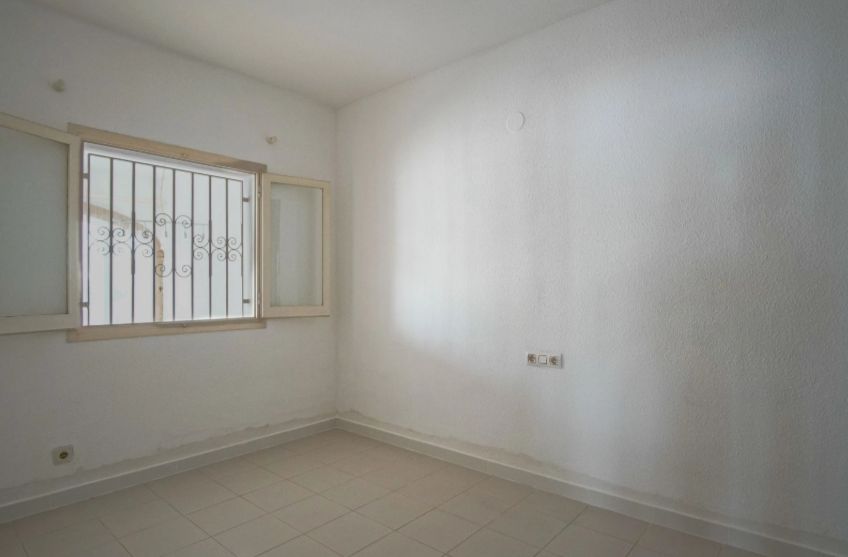 Begane grond appartement met terras in Las Rosas, Denia