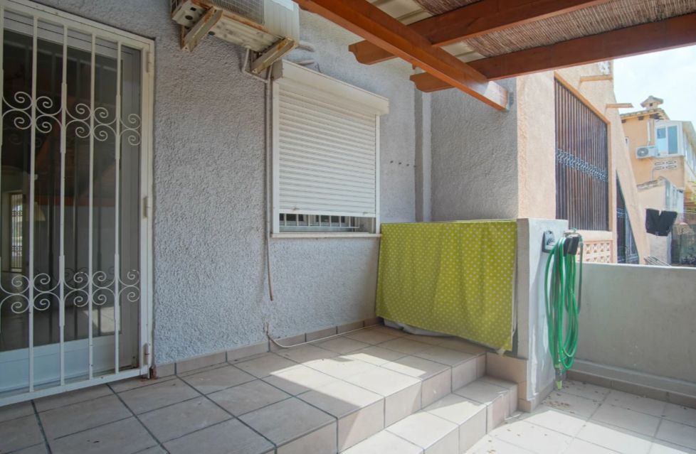 Begane grond appartement met terras in Las Rosas, Denia