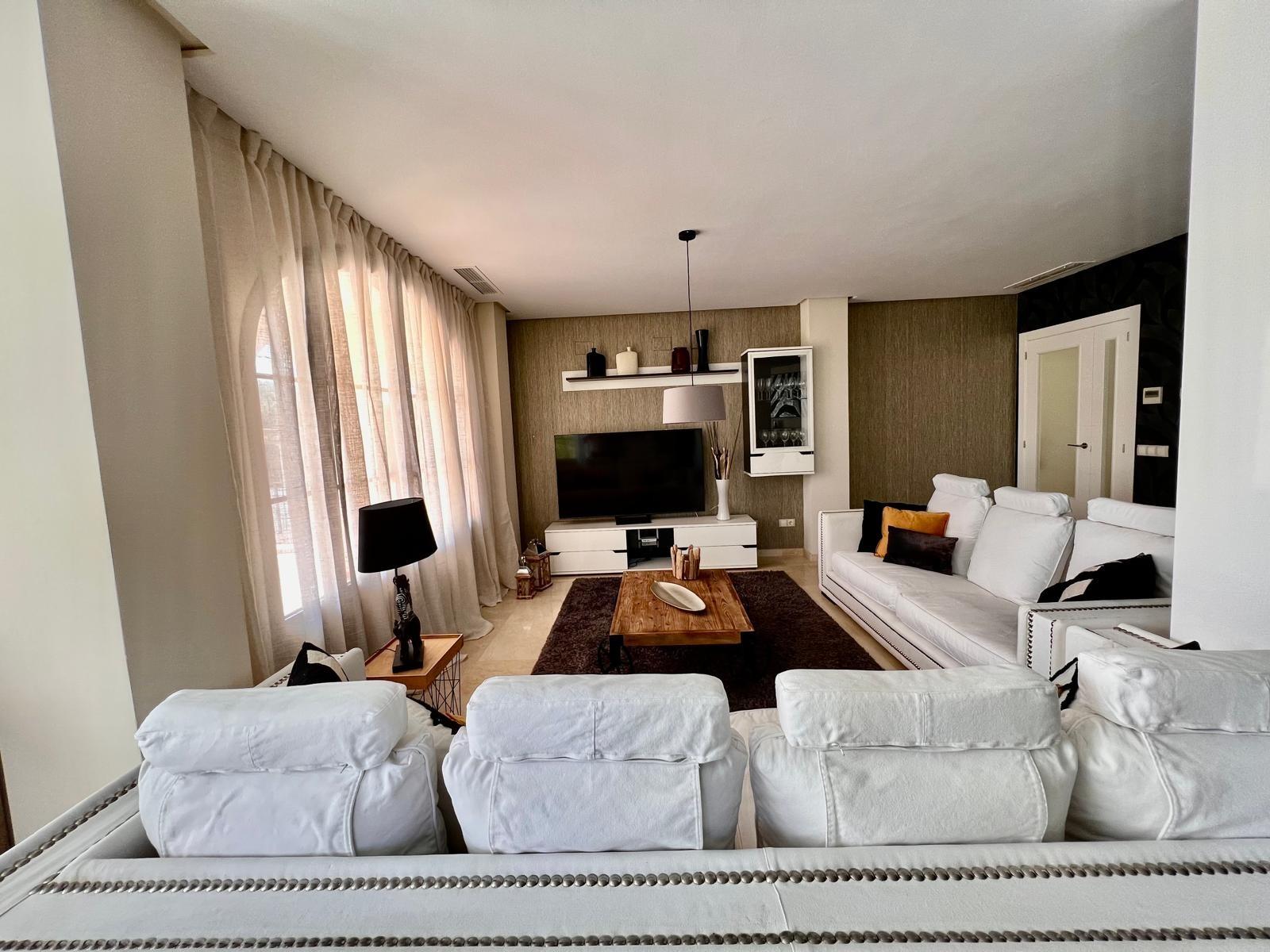 Villa con piscina privada en Sierra Cortina, Finestrate 