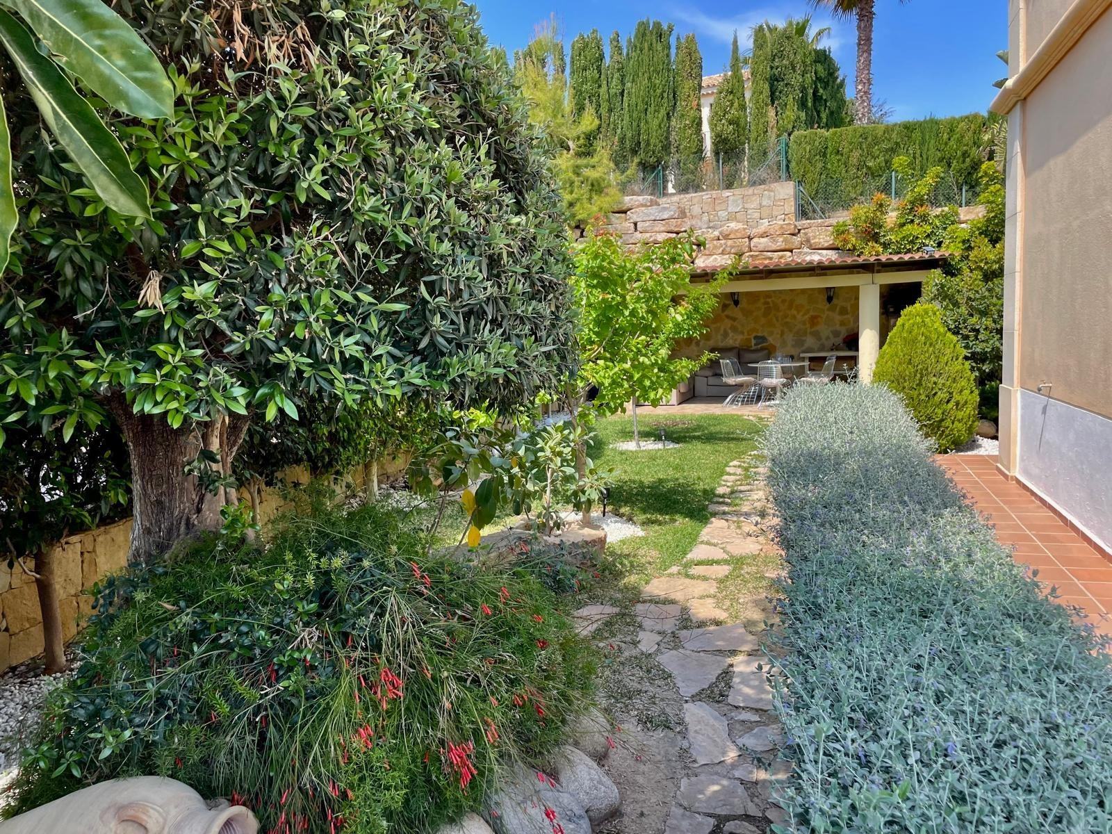 Villa con piscina privada en Sierra Cortina, Finestrate 