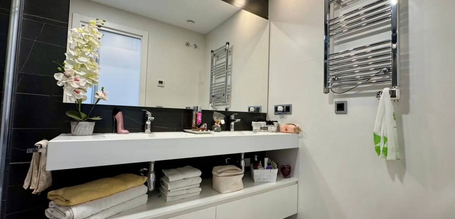 Exclusivo piso en un prestigioso complejo en la playa de Poniente, en Benidorm