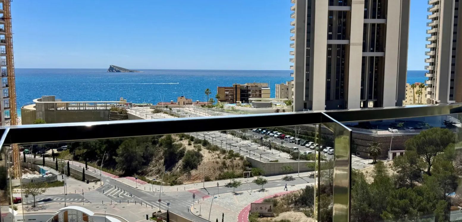 Exclusivo piso en un prestigioso complejo en la playa de Poniente, en Benidorm