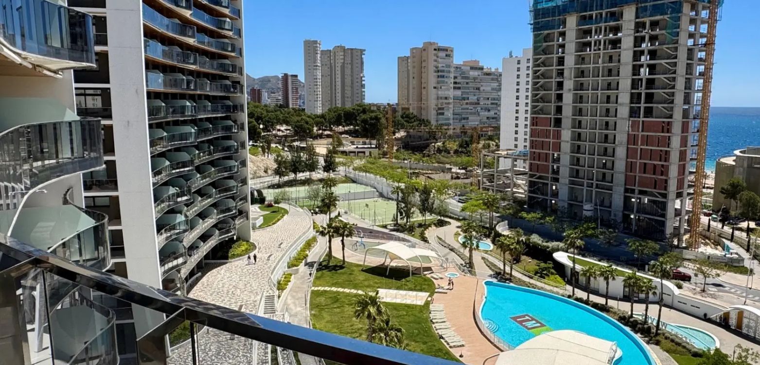 Exclusivo piso en un prestigioso complejo en la playa de Poniente, en Benidorm