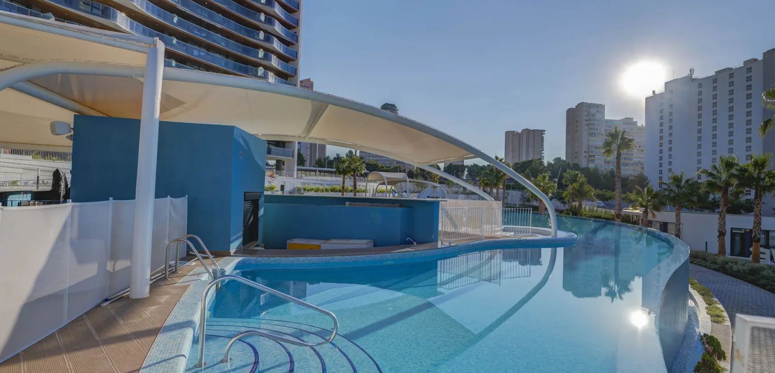 Exclusivo piso en un prestigioso complejo en la playa de Poniente, en Benidorm