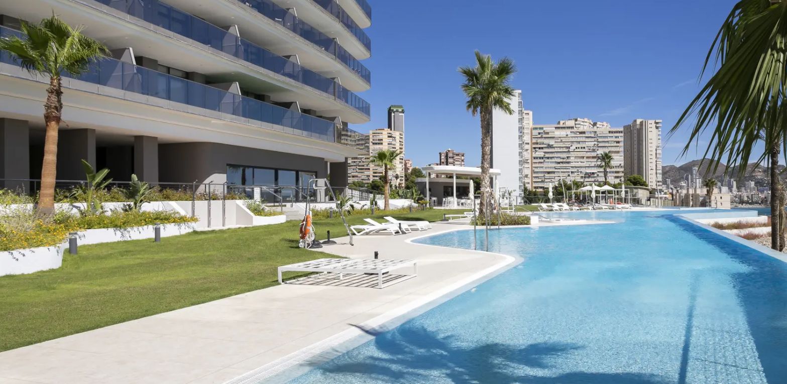 Apartamentos en el edificio Sunset Cliffs, playa de Poniente, Benidorm