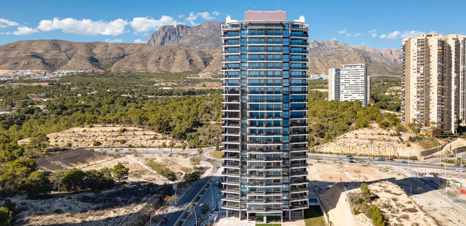 Piso en esquina con vistas panorámicas al mar, Torre Sakura, Benidorm