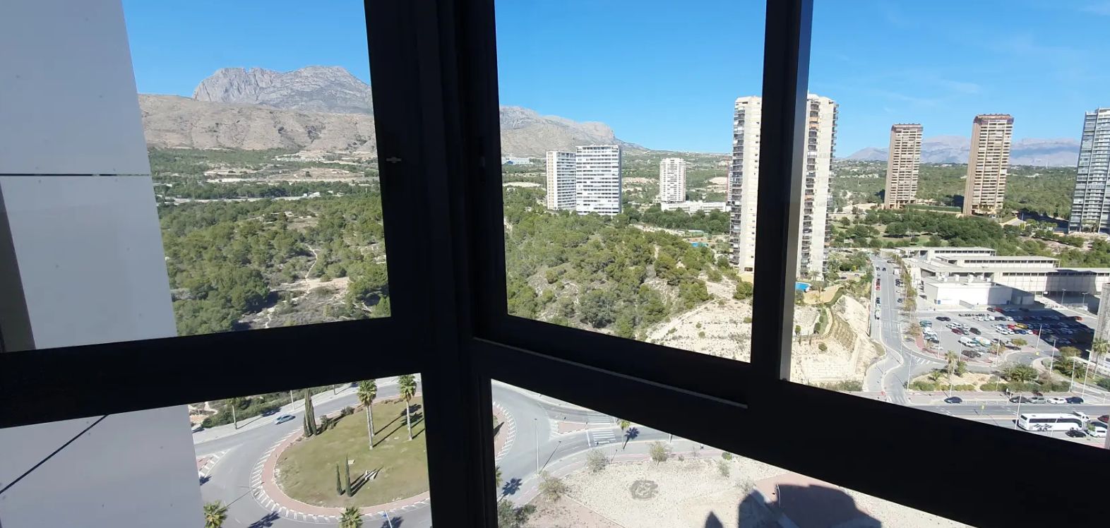 Piso en esquina con vistas panorámicas al mar, Torre Sakura, Benidorm