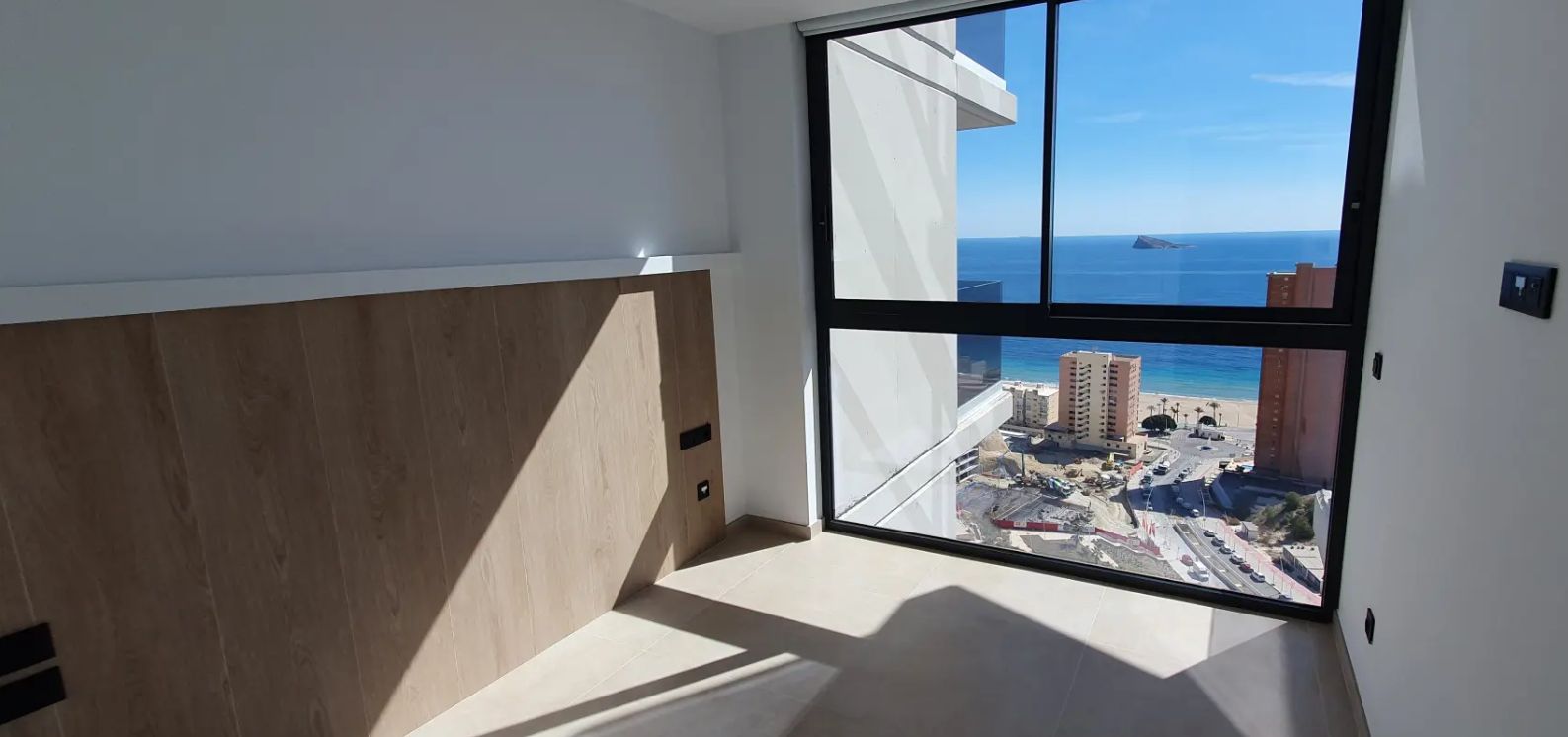 Piso en esquina con vistas panorámicas al mar, Torre Sakura, Benidorm