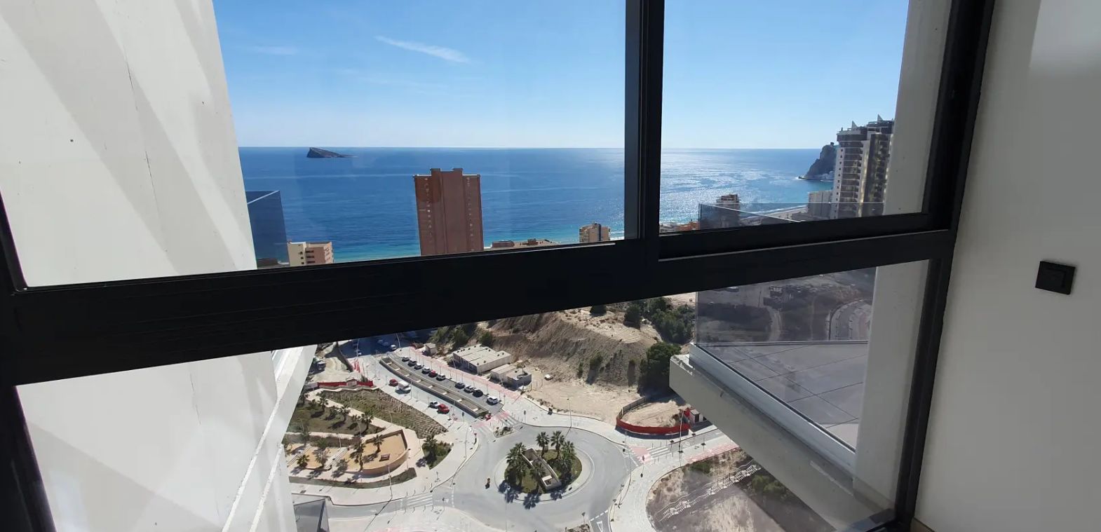Piso en esquina con vistas panorámicas al mar, Torre Sakura, Benidorm