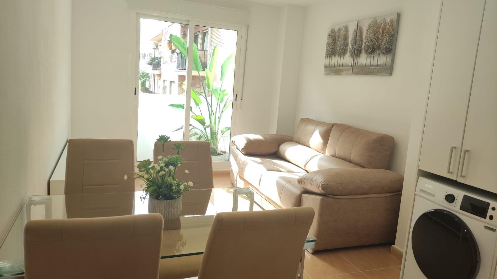 Apartamento de 2 dormitorios en Alicante