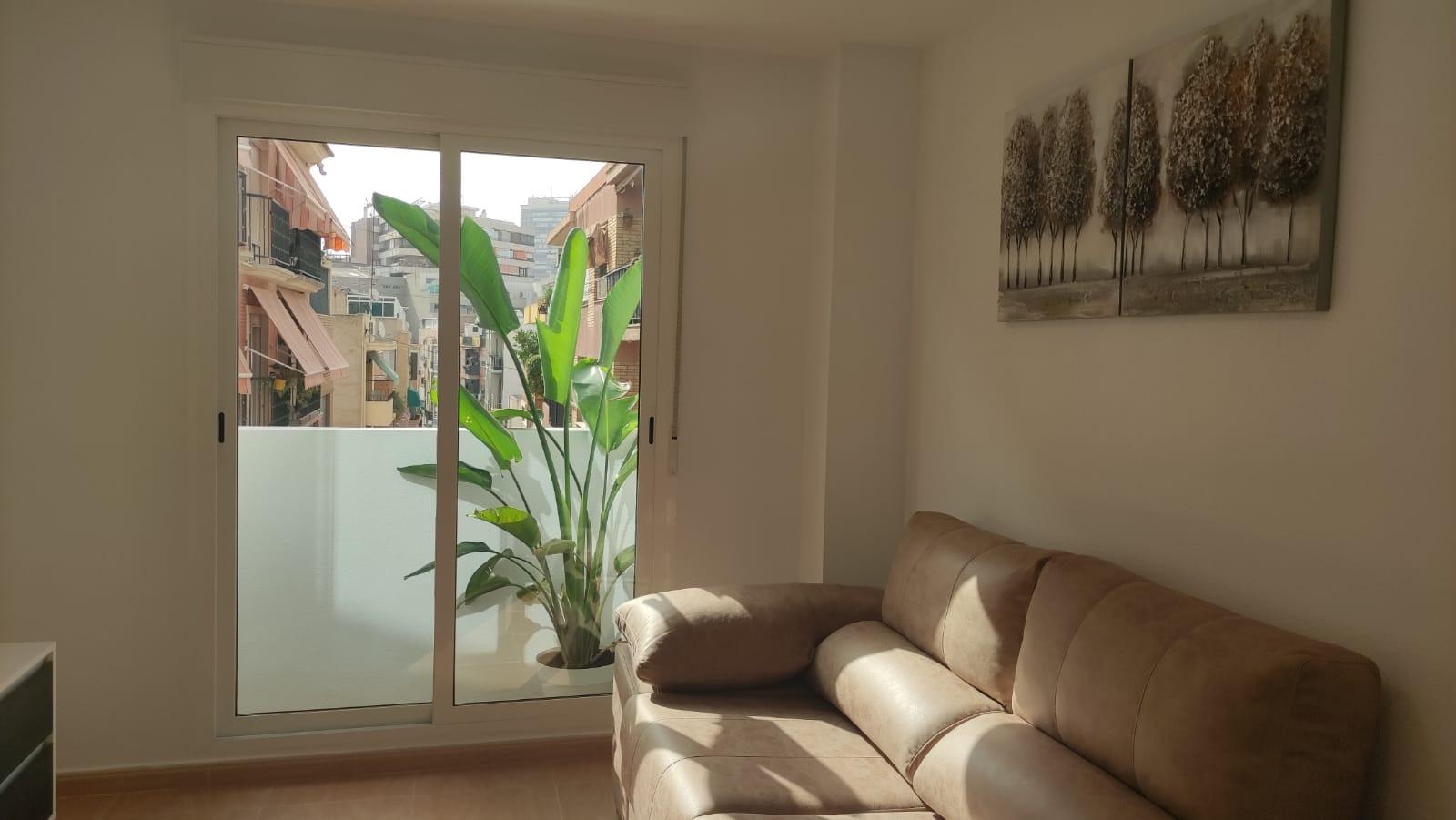 Apartamento de 2 dormitorios en Alicante