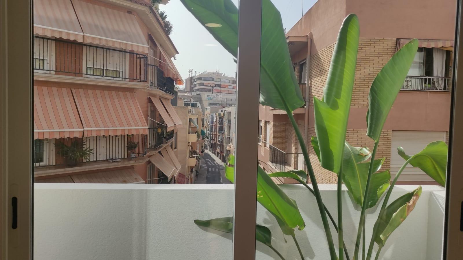 Apartamento de 2 dormitorios en Alicante