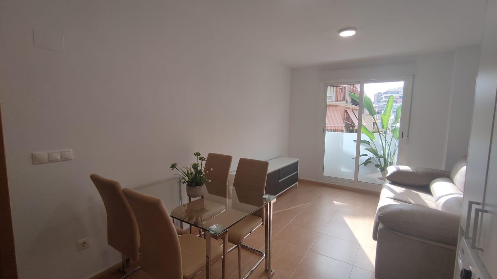 Apartamento de 2 dormitorios en Alicante