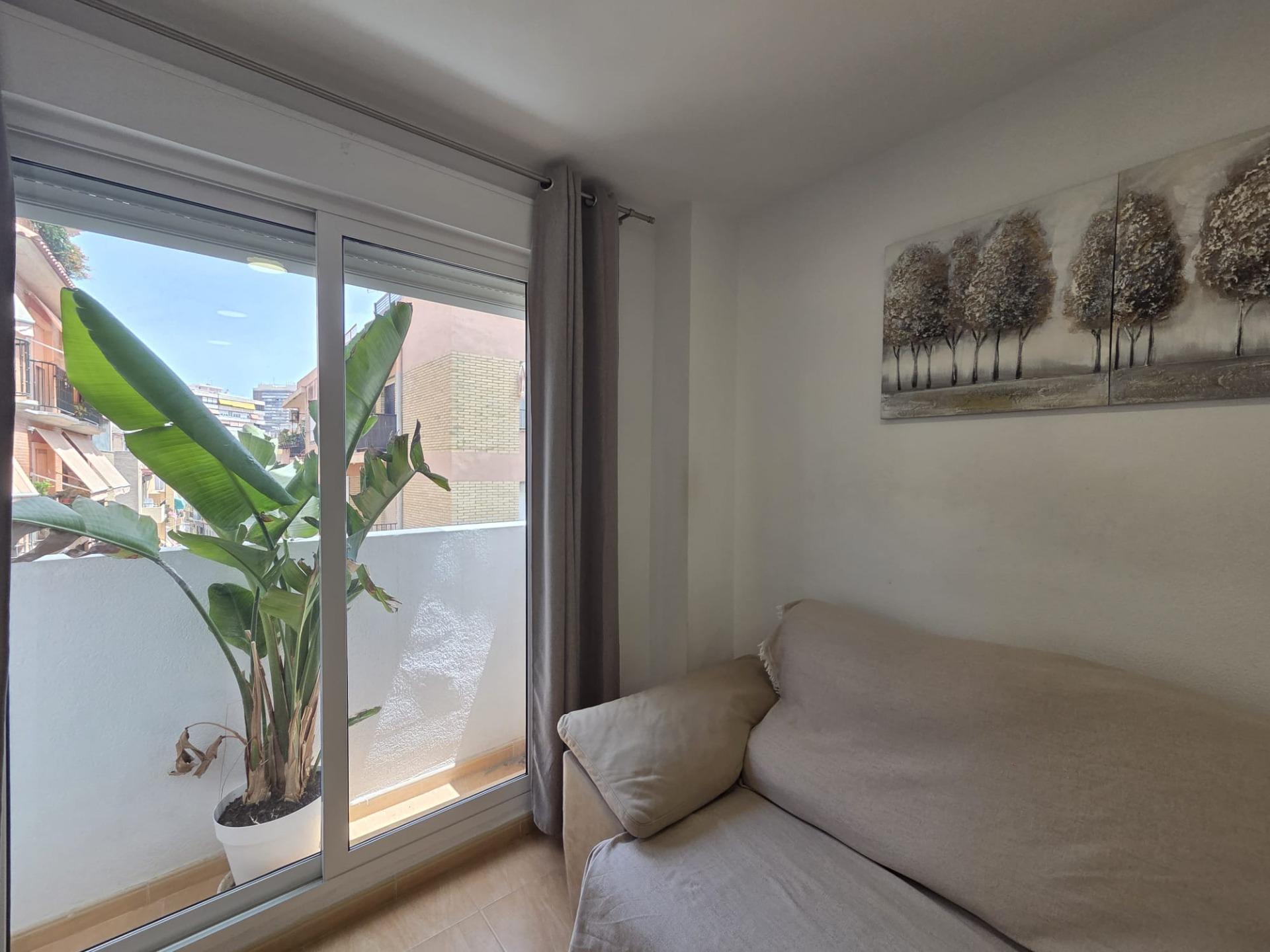 Apartamento de 2 dormitorios en Alicante