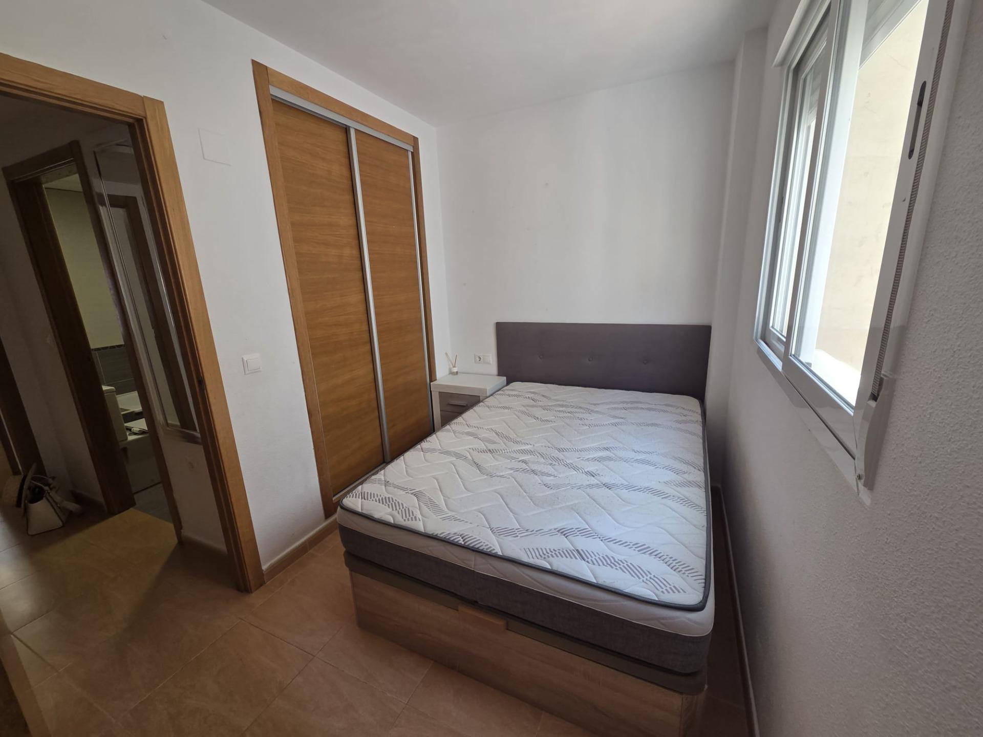 Apartamento de 2 dormitorios en Alicante