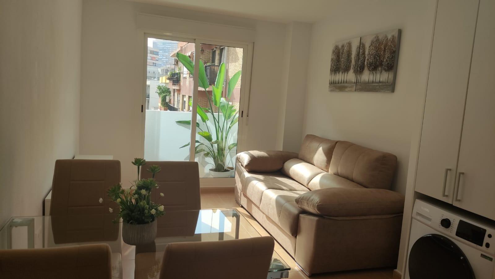 Apartamento de 2 dormitorios en Alicante